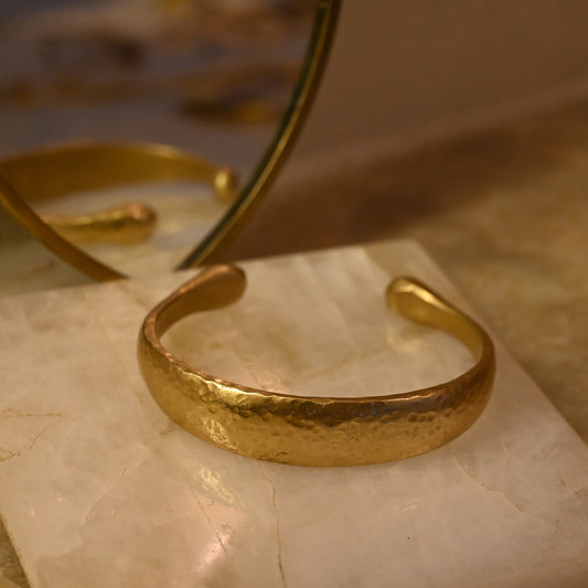Wanzau Hammered Cuff