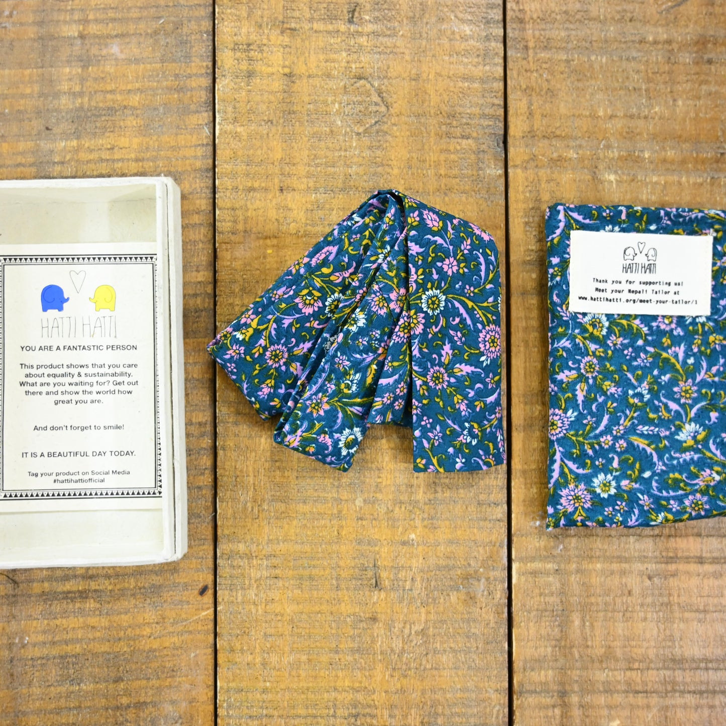 Hatti Hatti Tie & Pocket Square