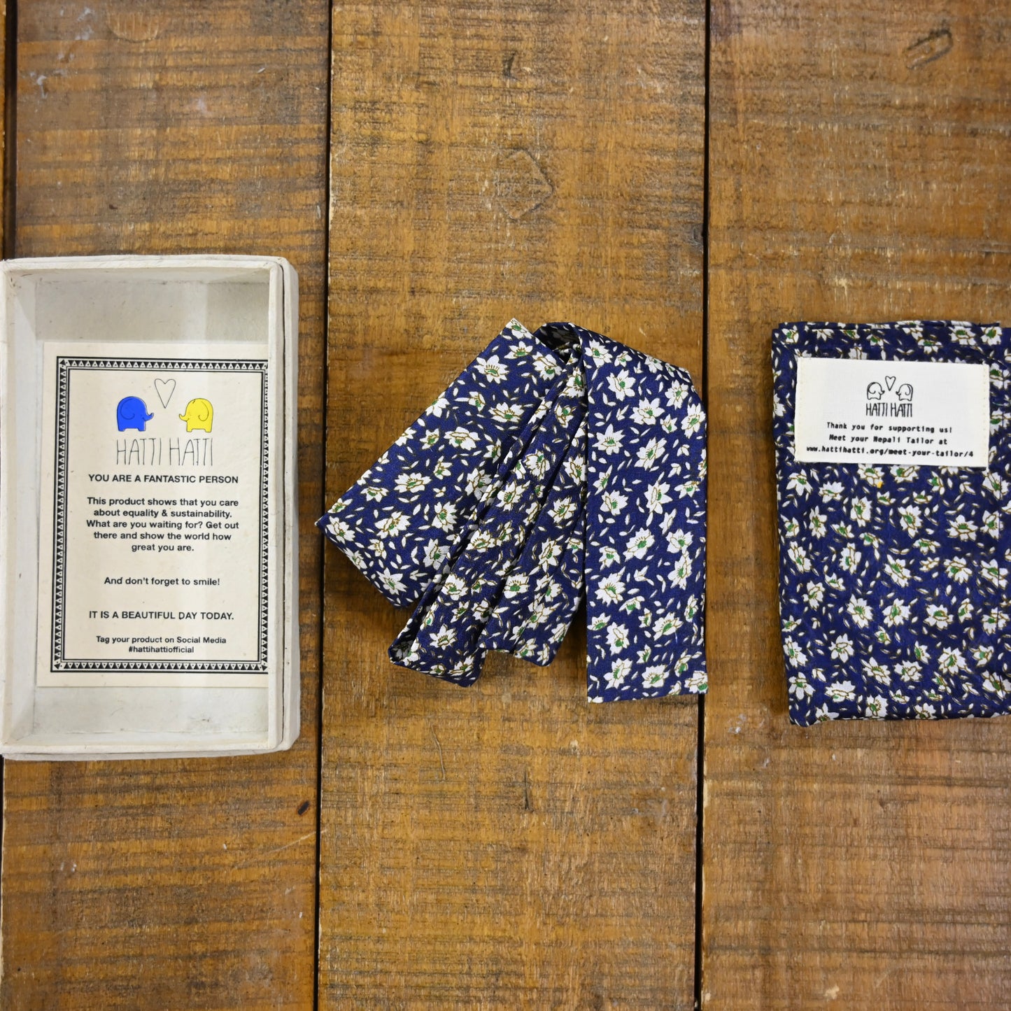 Hatti Hatti Tie & Pocket Square
