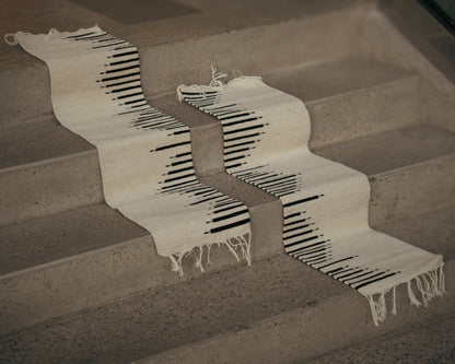 Candlelight Spill Runner