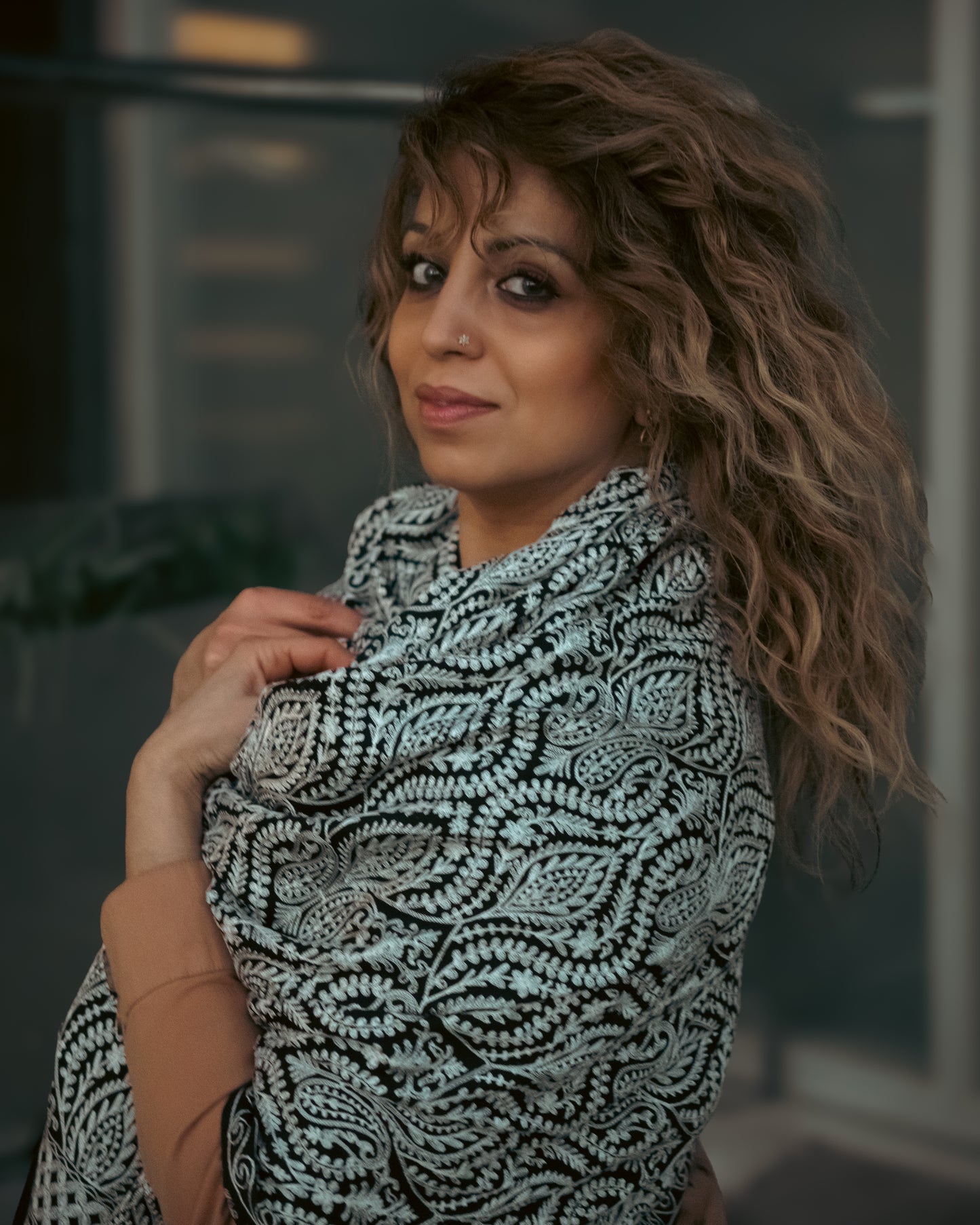 The Kashmir Pashmina Shawl (Black/White/Floral)