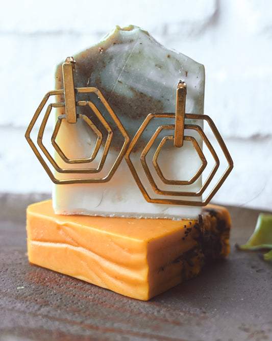 Wanzau Hexagon Earrings (3-Strand)