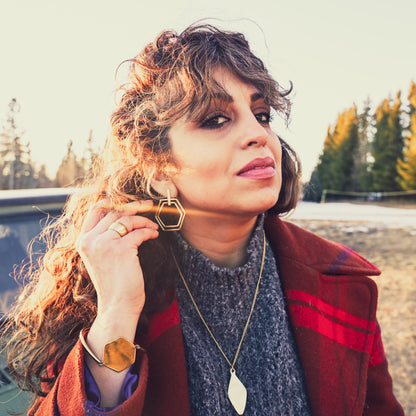 Wanzau Hexagon Earrings (2-Strand)